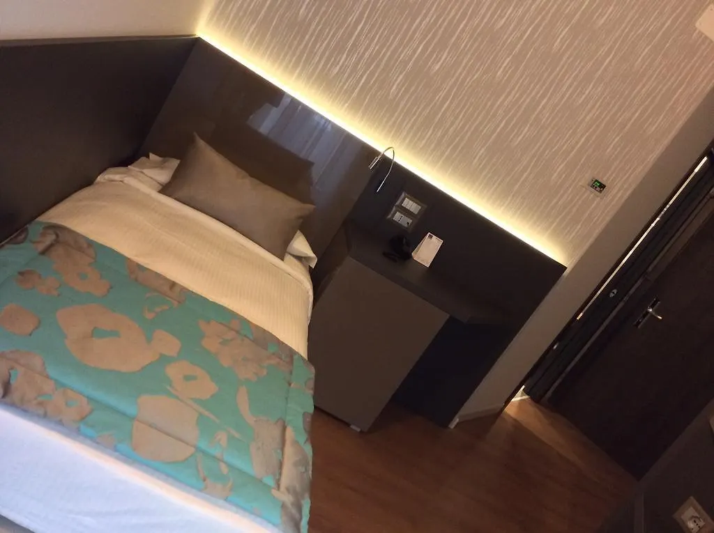 Hotel Ariston & Apartments Varazze 3*,