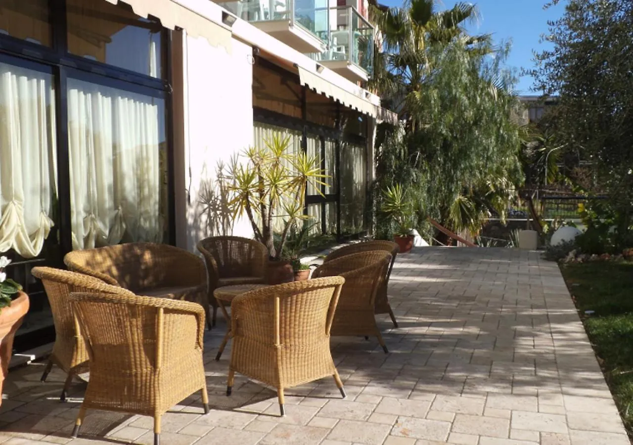 Hotel Ariston & Apartments Varazze 3*,  Włochy